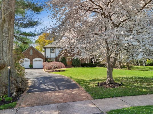 Backyard, Detached Garage, Exterior