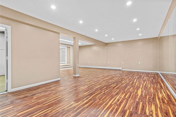 Empty room, Interior, Recessed Lighting, Wood Texture Flooring