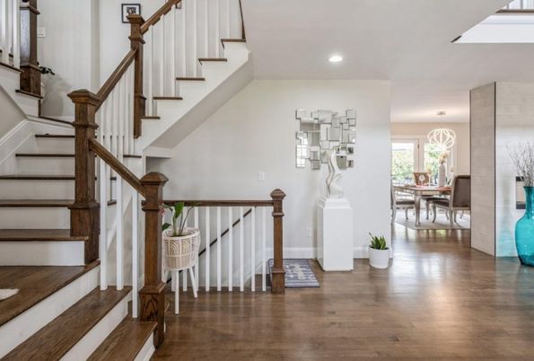 Chandelier, Dining room, Interior, Recessed Lighting, Wood Texture Flooring