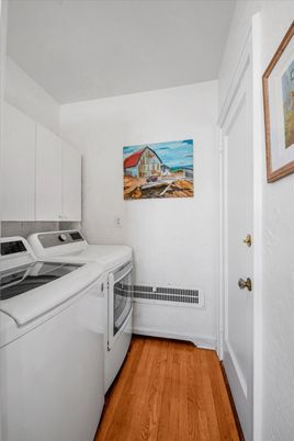 Interior, Washer, Wood Texture Flooring