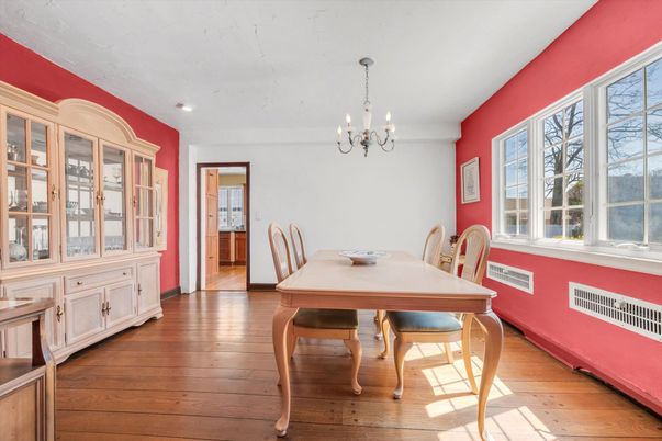 Chandelier, Dining room, Interior, Recessed Lighting, Wood Texture Flooring