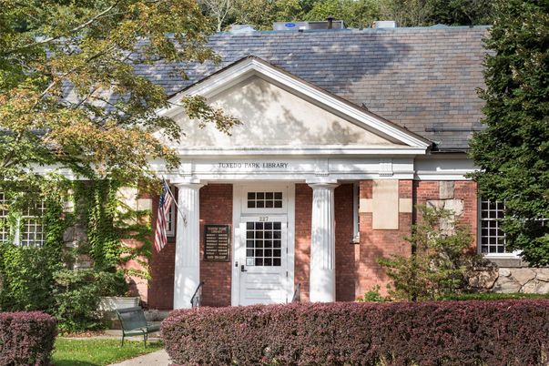Exterior, Facade, Brick Facade, Queen Anne Victorian
