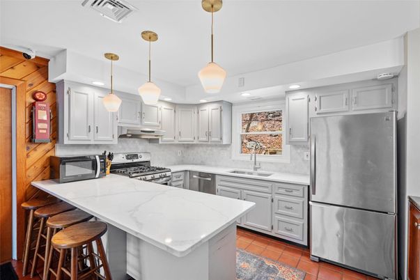 Interior, Kitchen, Pendant Lights, Recessed Lighting, Stainless Steel Appliances