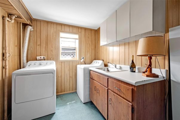 Interior, Washer, Wooden Walls