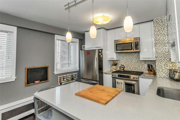 Interior, Kitchen, Pendant Lights, Stainless Steel Appliances