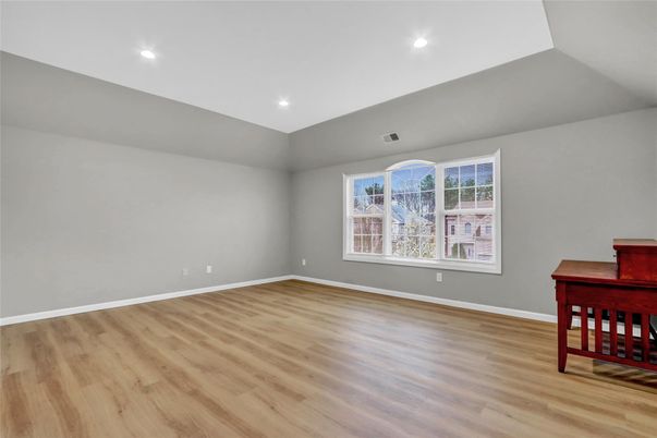 Empty room, Interior, Recessed Lighting, Wood Texture Flooring