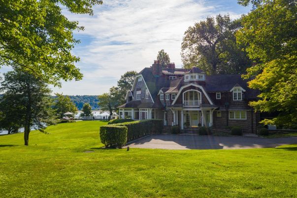Backyard, Exterior, Facade, Queen Anne Victorian