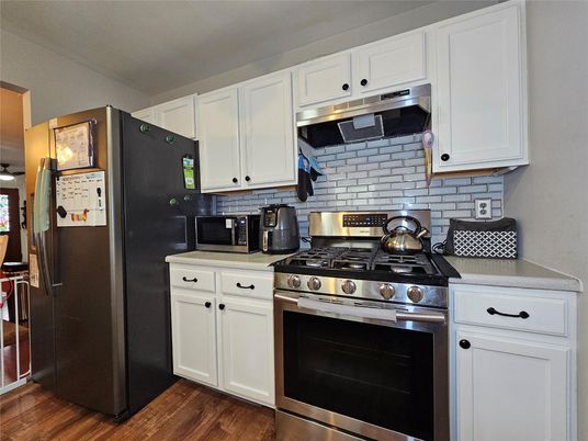 Interior, Kitchen, Stainless Steel Appliances, Wood Texture Flooring