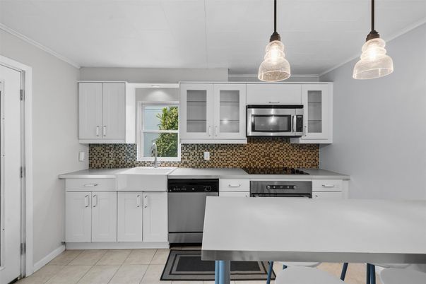Interior, Kitchen, Pendant Lights, Stainless Steel Appliances