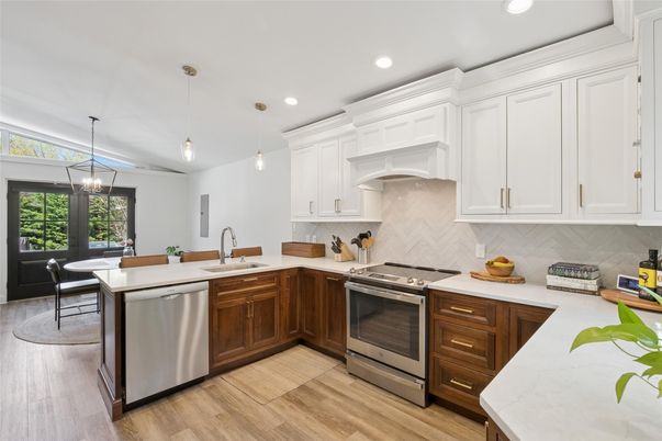 Dining room, Interior, Kitchen, Pendant Lights, Recessed Lighting, Stainless Steel Appliances, Wood Texture Flooring