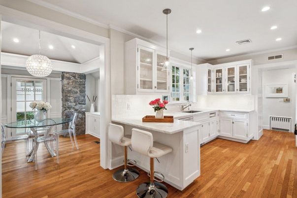 Dining room, Interior, Kitchen, Pendant Lights, Recessed Lighting, Wood Texture Flooring