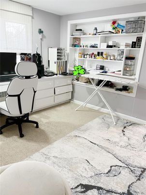 Home Office, Interior