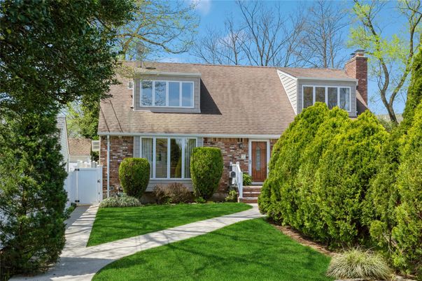 Exterior, Facade, Brick Facade, Cape Cod