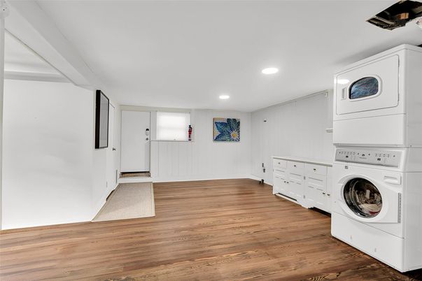 Interior, Recessed Lighting, Utility Closets, Washer, Wood Texture Flooring