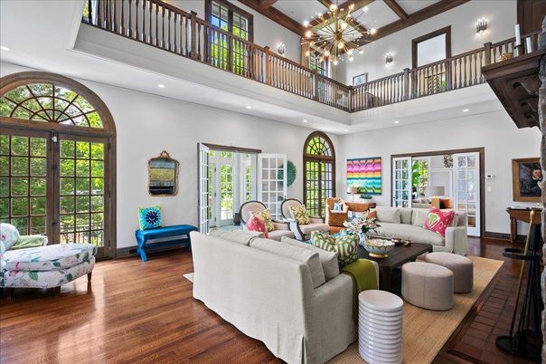 Chandelier, Interior, Living room, Recessed Lighting, Wood Texture Flooring