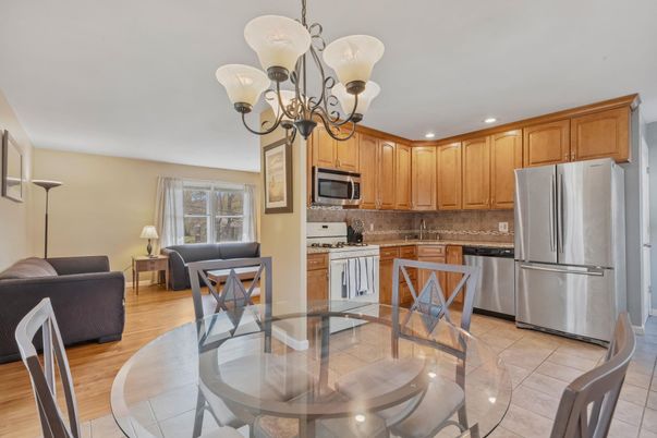 Chandelier, Dining room, Interior, Kitchen, Recessed Lighting, Stainless Steel Appliances