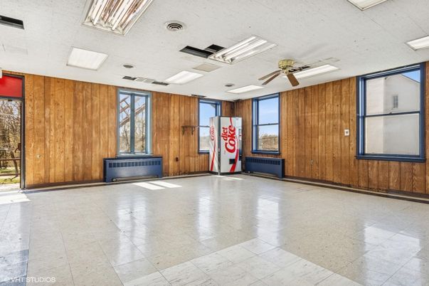Empty room, Interior, Recessed Lighting, Wooden Walls