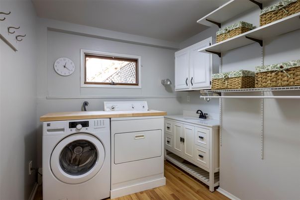 Interior, Washer, Wood Texture Flooring
