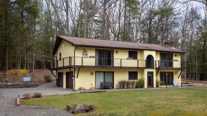Backyard, Exterior, Facade, Farmhouse