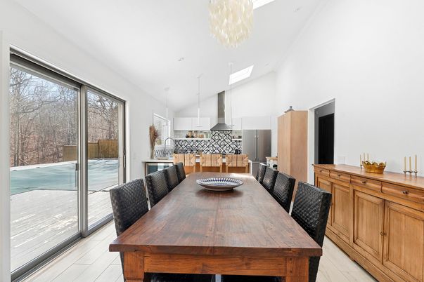 Chandelier, Dining room, Interior, Kitchen, Pendant Lights, Stainless Steel Appliances