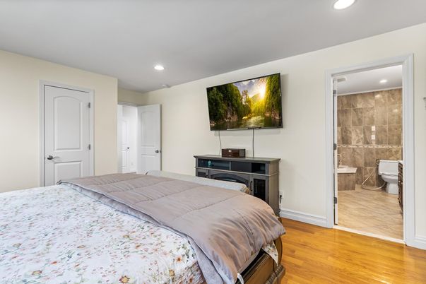 Bathroom, Bedroom, Interior, Recessed Lighting, Wood Texture Flooring
