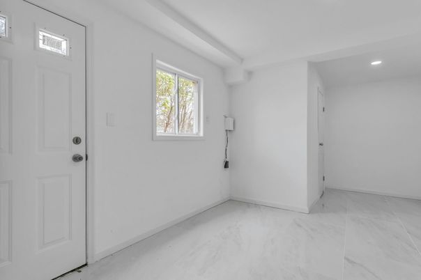 Empty room, Interior, Marble, Recessed Lighting