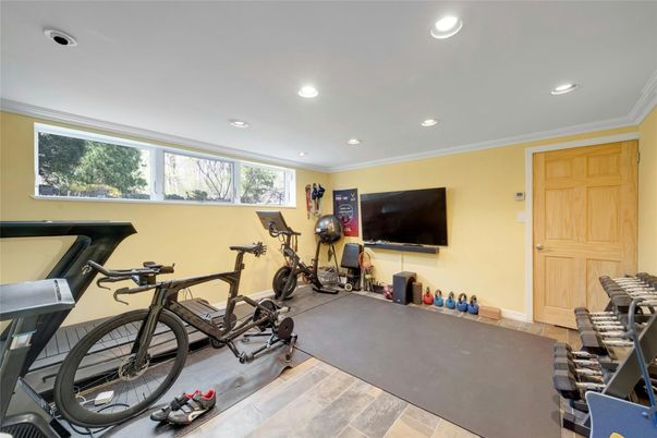 Fitness Equipment, Interior, Recessed Lighting, Wood Texture Flooring