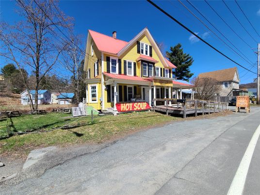 Backyard, Exterior, Facade, Queen Anne Victorian