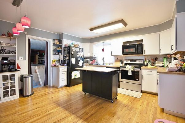 Interior, Kitchen, Pendant Lights, Wood Texture Flooring