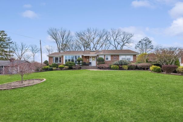 Backyard, Exterior, Facade, Brick Facade, Ranch