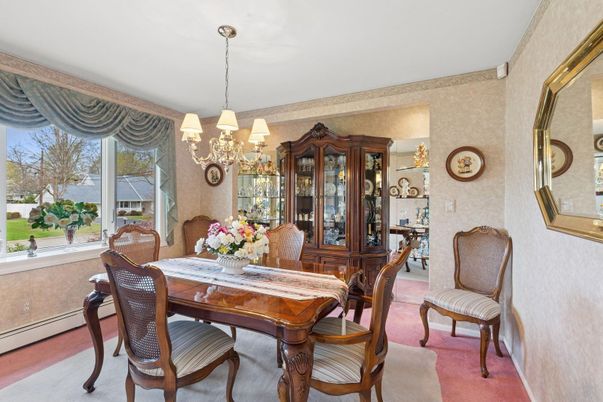 Chandelier, Dining room, Interior