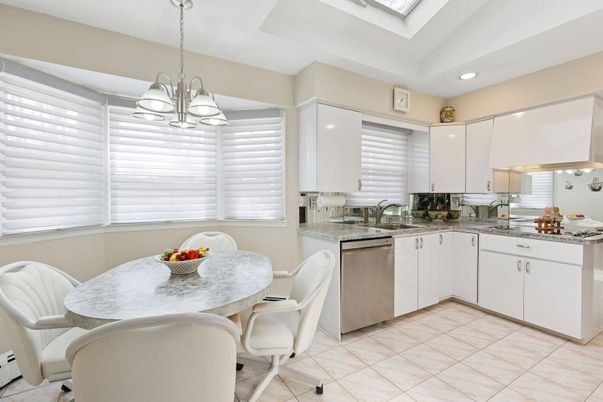 Dining room, Interior, Kitchen, Pendant Lights, Recessed Lighting, Stainless Steel Appliances
