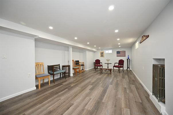 Interior, Recessed Lighting, Wood Texture Flooring