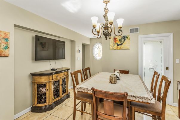 Chandelier, Dining room, Interior