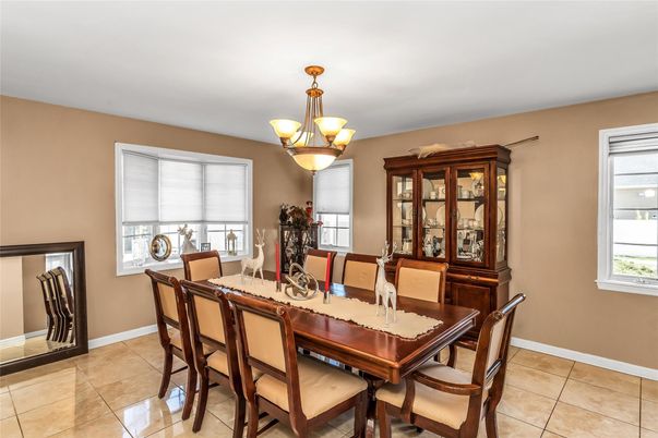 Chandelier, Dining room, Interior