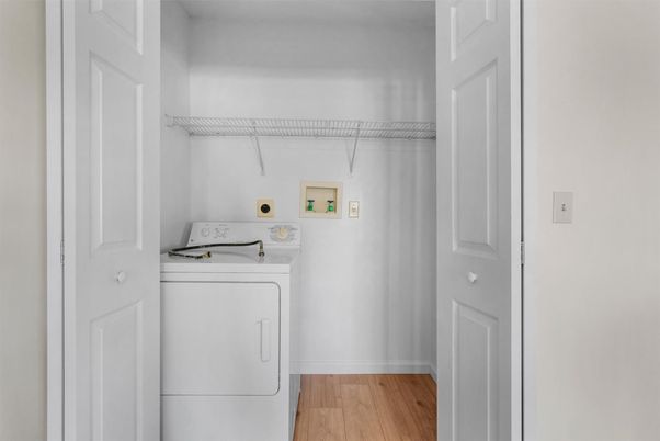 Interior, Utility Closets, Washer, Wood Texture Flooring