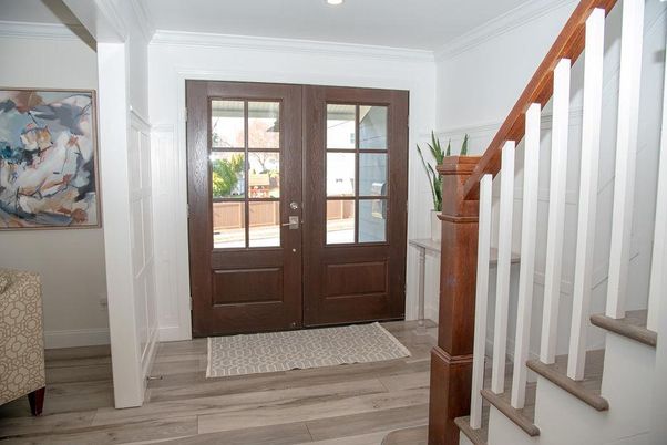 Interior, Recessed Lighting, Wood Texture Flooring
