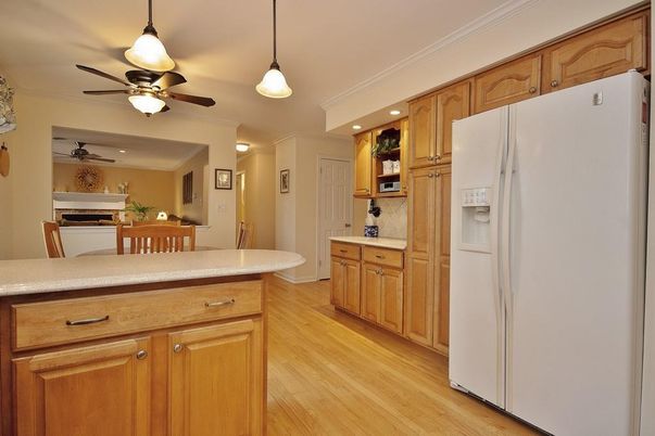 Dining room, Interior, Kitchen, Pendant Lights, Recessed Lighting, Wood Texture Flooring