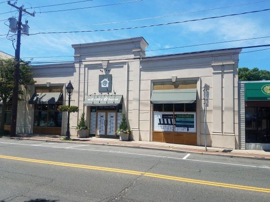 Exterior, Facade, None