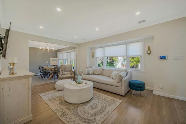 Chandelier, Dining room, Interior, Living room, Recessed Lighting, Wood Texture Flooring