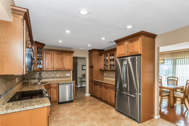 Dining room, Interior, Kitchen, Recessed Lighting, Stainless Steel Appliances