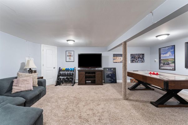 Game Room, Interior