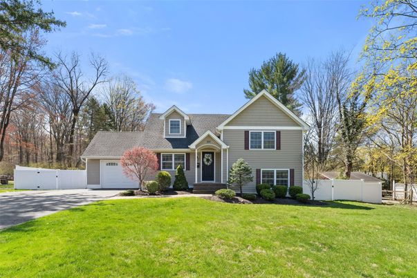 Attached, Exterior, Facade, Farmhouse