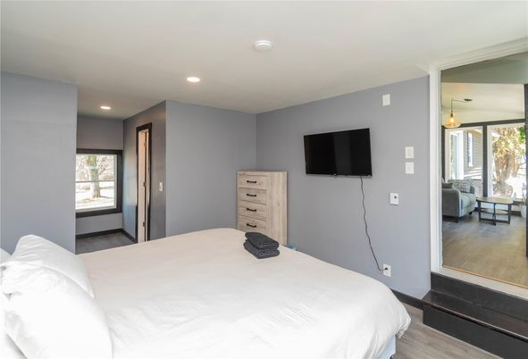 Bedroom, Interior, Pendant Lights, Recessed Lighting, Wood Texture Flooring