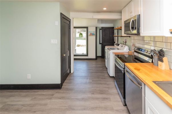 Interior, Kitchen, Recessed Lighting, Wood Texture Flooring