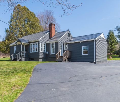 Backyard, Exterior, Facade, Cape Cod