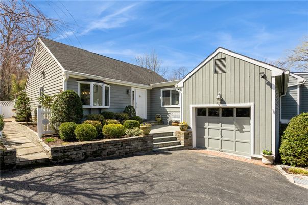Attached, Exterior, Facade, Cape Cod