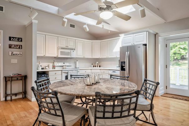 Dining room, Interior, Kitchen, Stainless Steel Appliances, Wood Texture Flooring