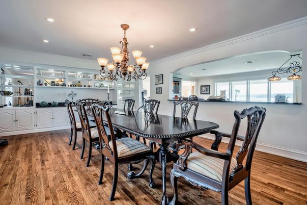 Chandelier, Dining room, Interior, Recessed Lighting, Wood Texture Flooring