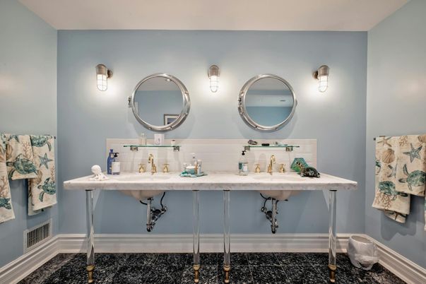 Bathroom, Dual Sink Vanities, Interior